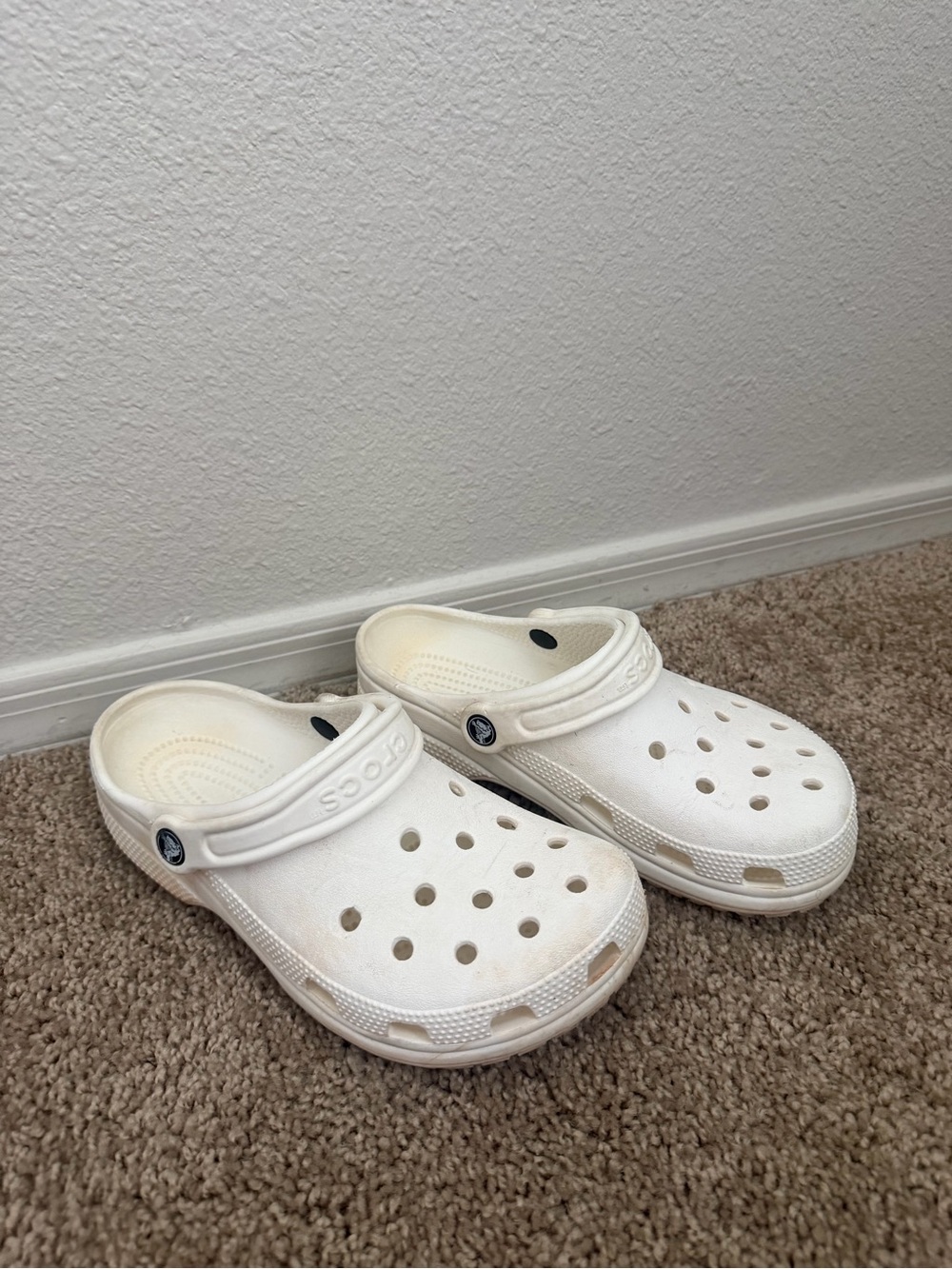CROCS Classic Clog in White - Picture 2 of 10